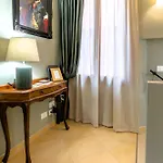 아파트 La Serenissima San Marco - Elegant 2br With Roof Terrace